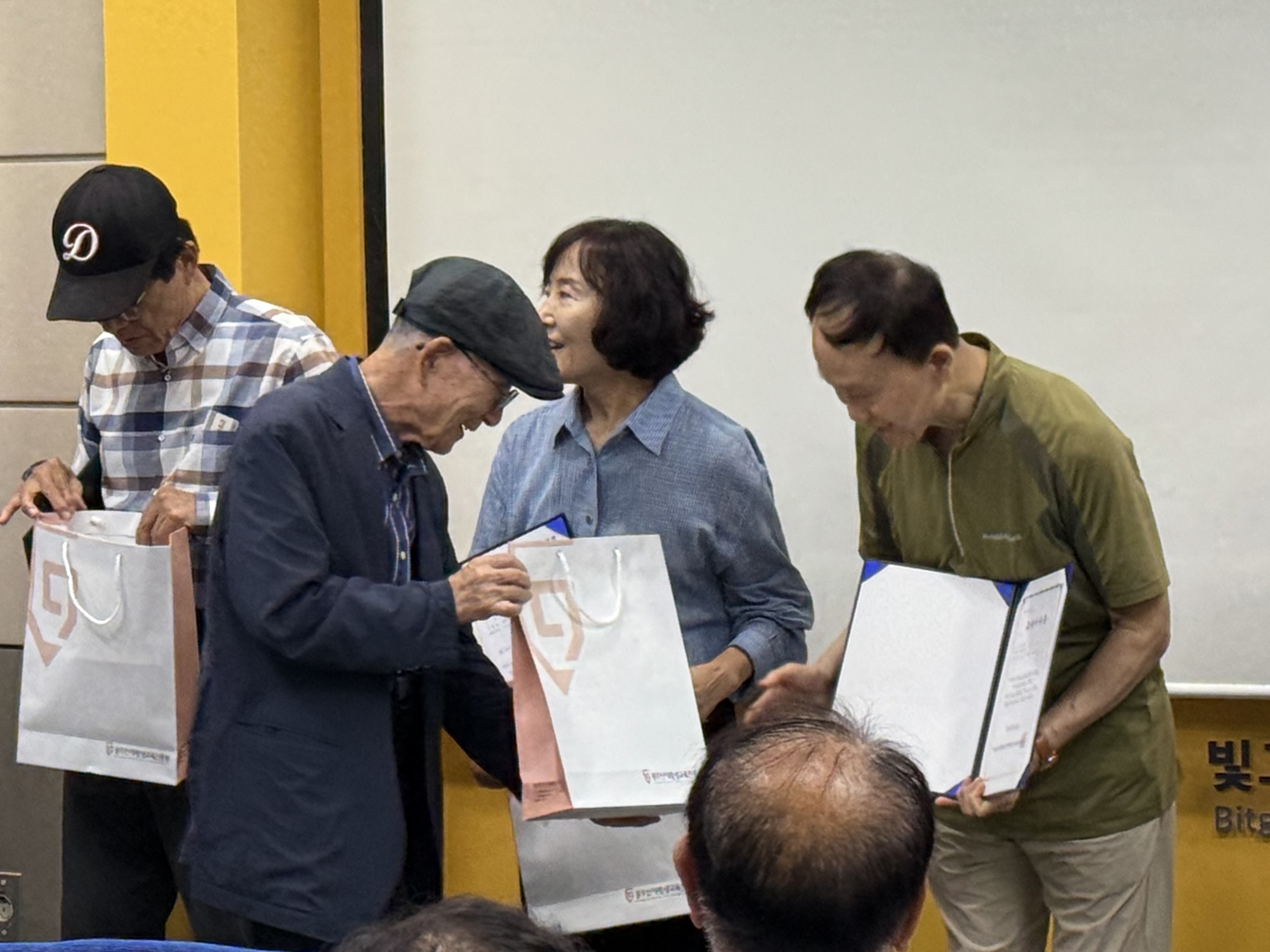 선배시민 네트워크 하반기 인문학 특강 수료식